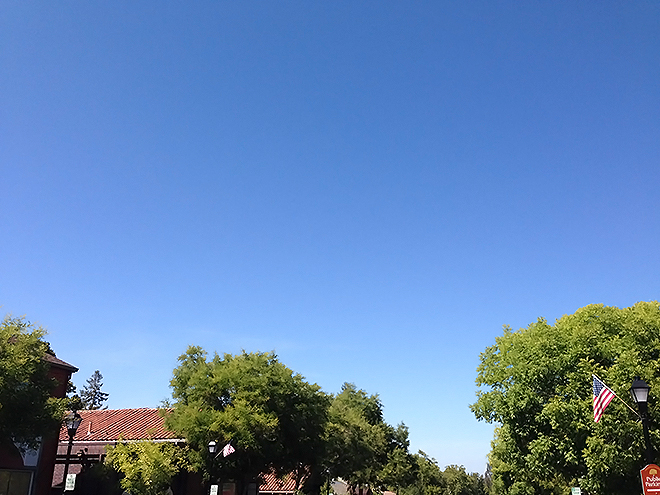 カリフォルニアの青い空